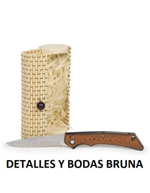Navaja en caja de bambú