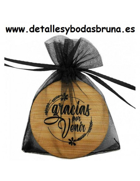 Abrebotellas de madera con frase Gracias por Venir