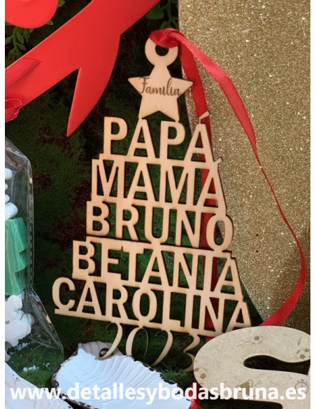 Figura Árbol de Navidad de Madera con Nombres