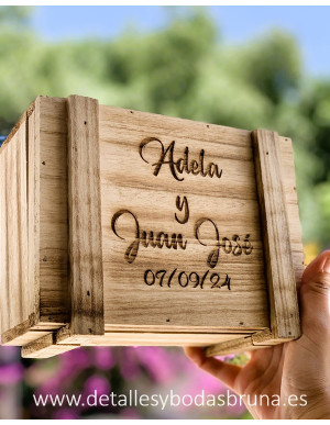 Caja de Madera Natural con Tapa Personalizada Grabada 2