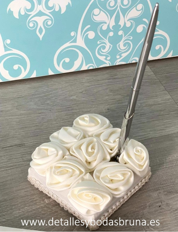 Libro de Firmas Rosas Blancas y Bolígrafo