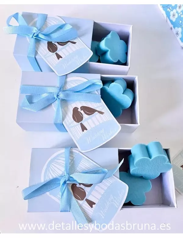 Jabones Flor en Caja con Tarjeta Celeste 8 Unidades