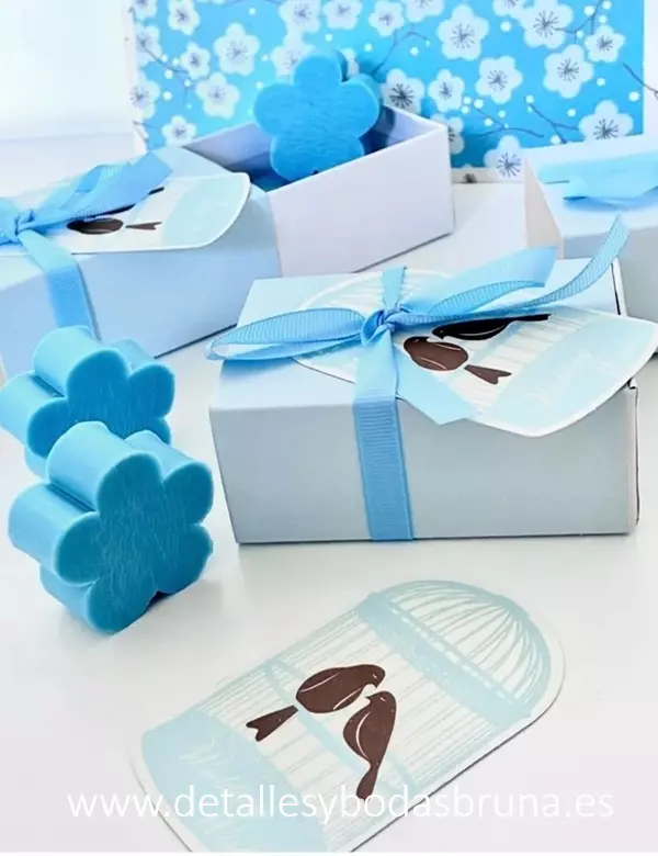 Jabones Flor en Caja con Tarjeta Celeste 8 Unidades