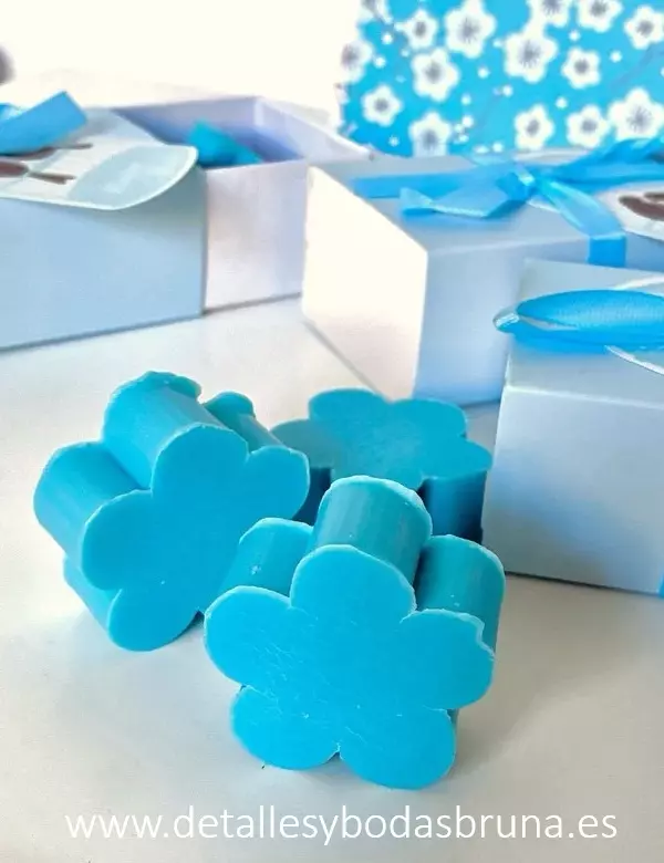 Jabones Flor en Caja con Tarjeta Celeste 8 Unidades