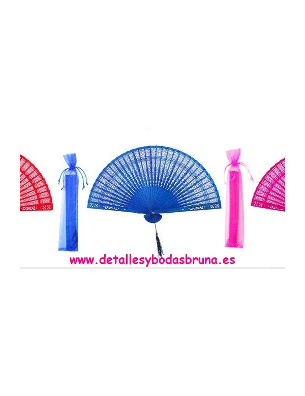 Abanico Calado de Madera en Bolsa de Organza