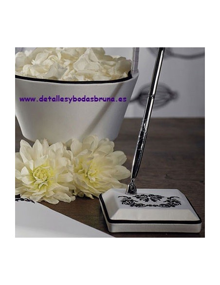 Libro de Firmas Damasco con cierre y Peana